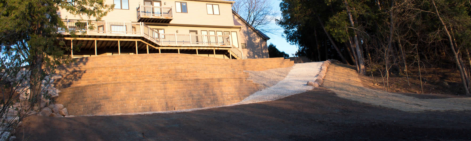 Suamico Retaining Wall Installation Services near me